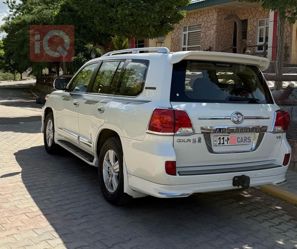 تۆیۆتا لاند کروزەر